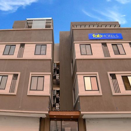 Fabhotel Dev'S Inn Indore Exteriör bild